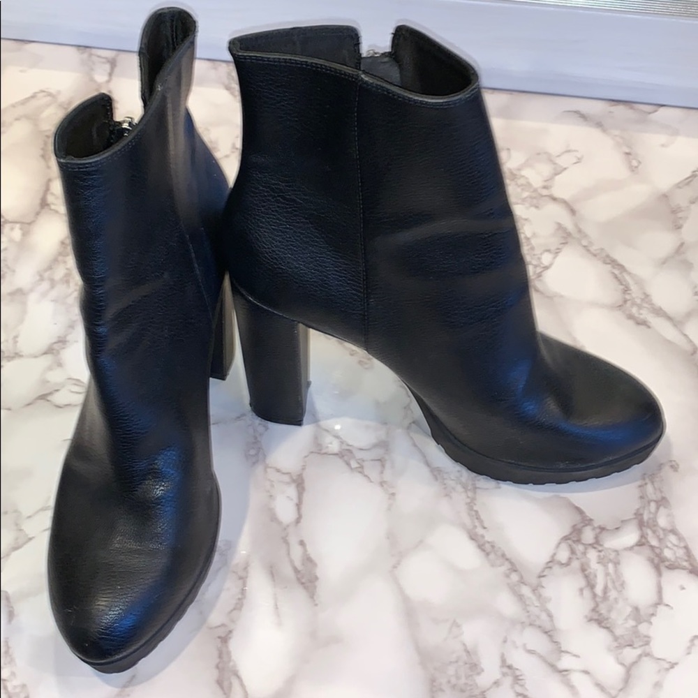 NEW 👑 H&M Black Platform Heels 9.5 with Zipper